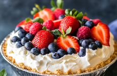 Low-Carb Berries & Cream Ice Cream Pie
